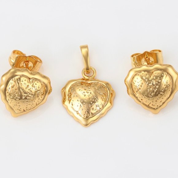 Stunning 18KGP Heart Jewelry Set - Picture 3 of 11